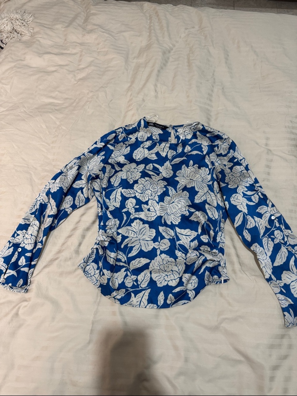 Zara Blue and White Floral Long-Sleeve Blouse